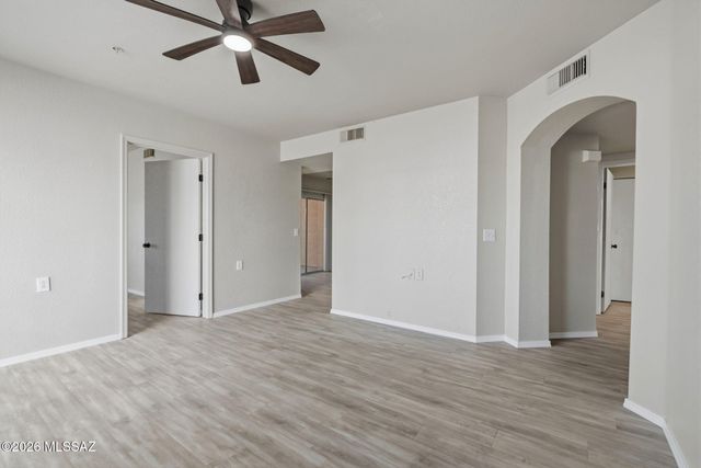 1547 N Paseo La Tinaja, Green Valley, AZ 85614