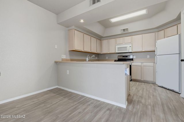 1547 N Paseo La Tinaja, Green Valley, AZ 85614