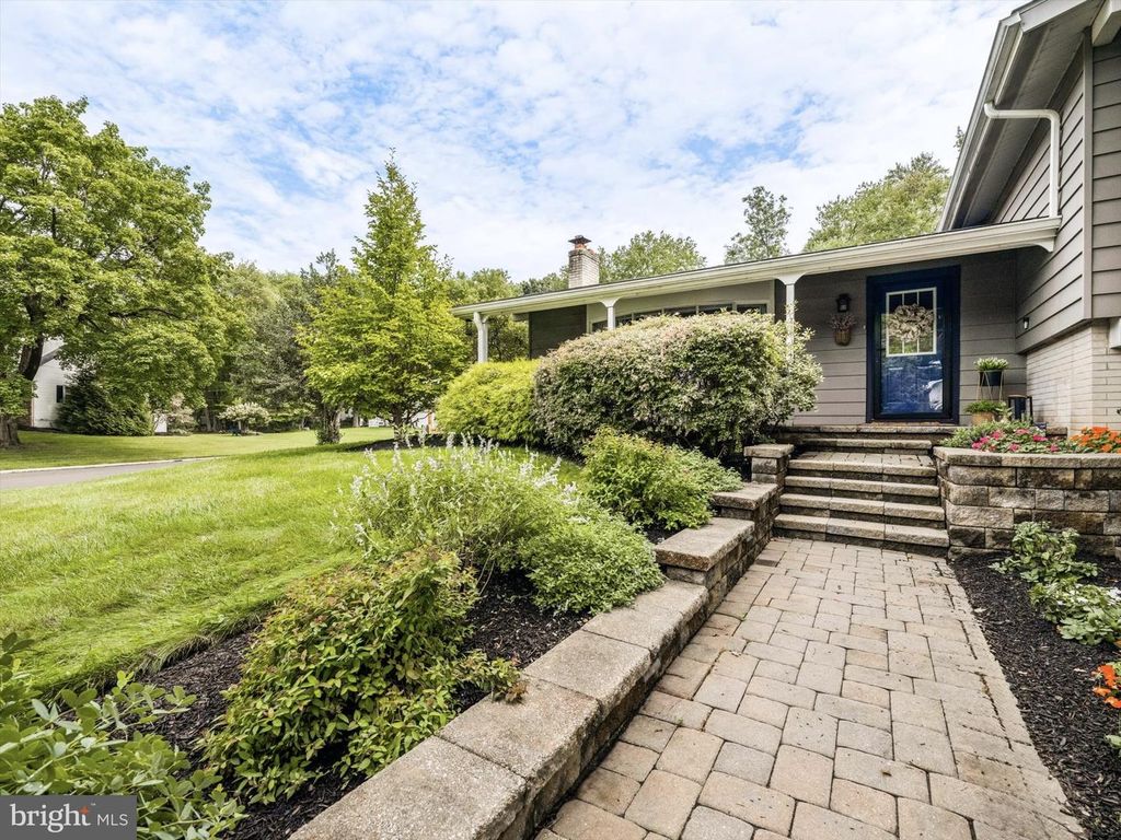 2615 MARTIN RD, WILLOW GROVE, PA 19090 — exterior