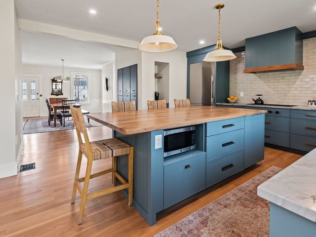 226 Wood St, Hopkinton, MA 01748