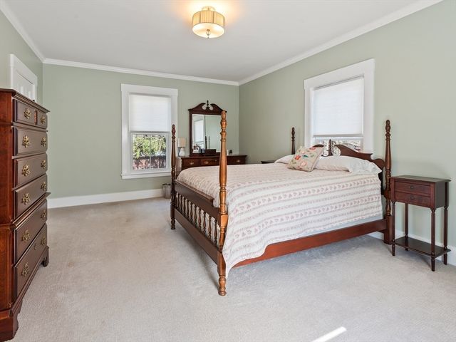 226 Wood St, Hopkinton, MA 01748