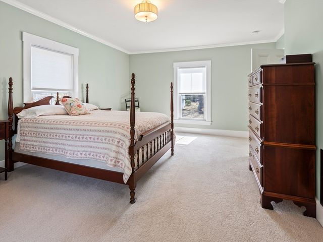 226 Wood St, Hopkinton, MA 01748