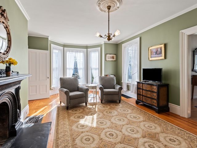 226 Wood St, Hopkinton, MA 01748