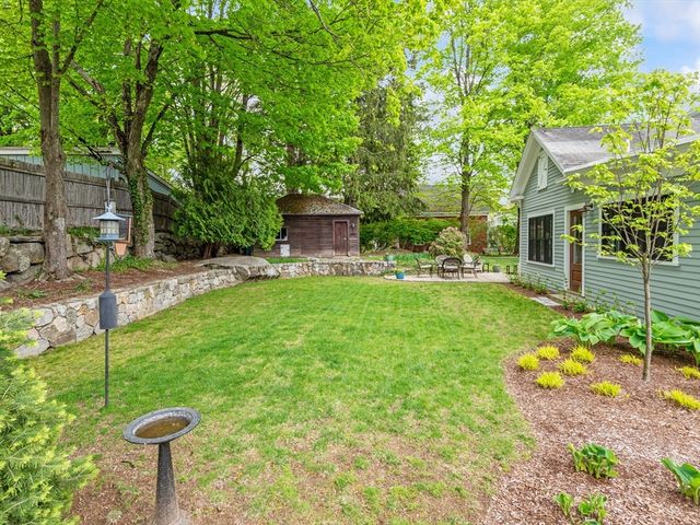 226 Wood St, Hopkinton, MA 01748