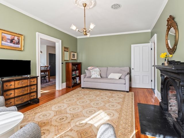 226 Wood St, Hopkinton, MA 01748