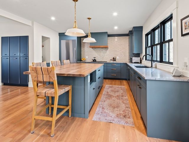 226 Wood St, Hopkinton, MA 01748