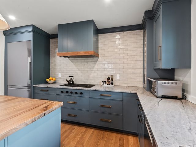226 Wood St, Hopkinton, MA 01748