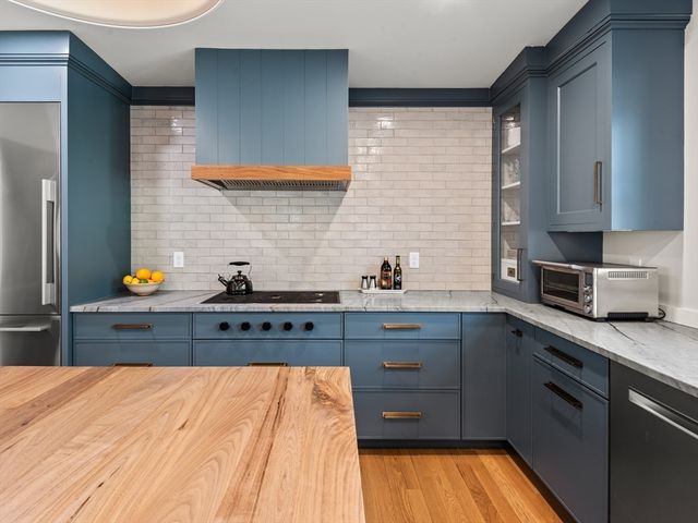 226 Wood St, Hopkinton, MA 01748