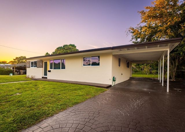 1000 NW 198th St, Miami Gardens, FL 33169