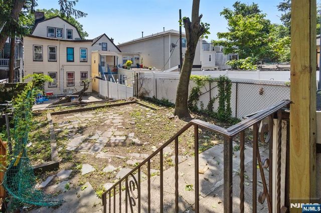 223 N 6th Street, Newark, NJ 07107