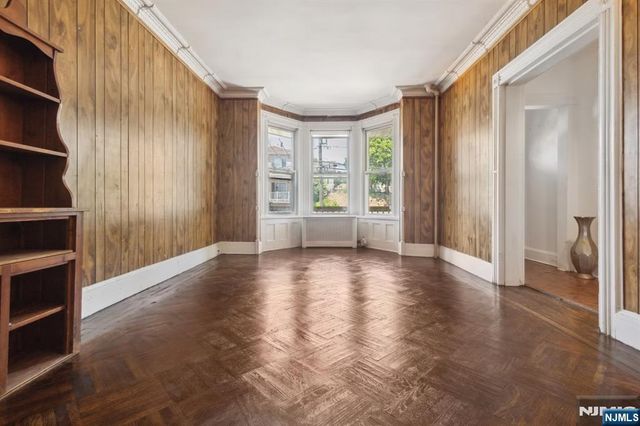 223 N 6th Street, Newark, NJ 07107