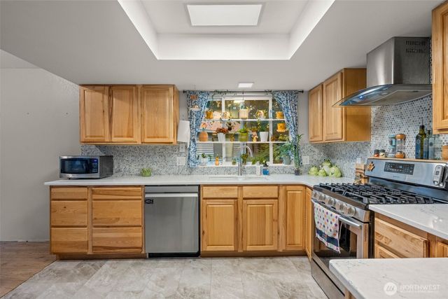 241 NE Watson Ct Court, Bremerton, WA 98311