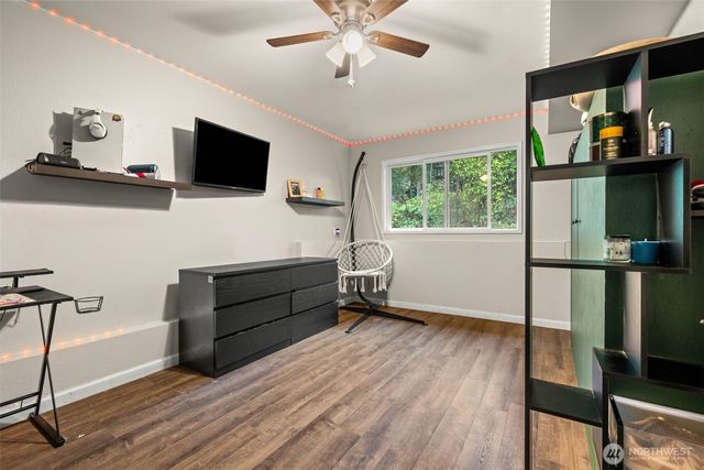 241 NE Watson Ct Court, Bremerton, WA 98311