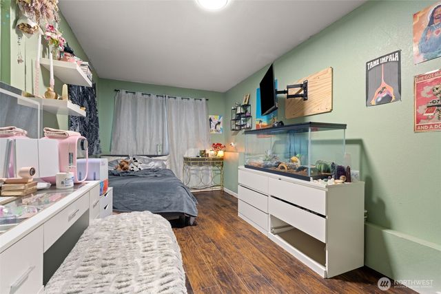 241 NE Watson Ct Court, Bremerton, WA 98311