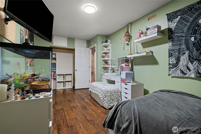 241 NE Watson Ct Court, Bremerton, WA 98311