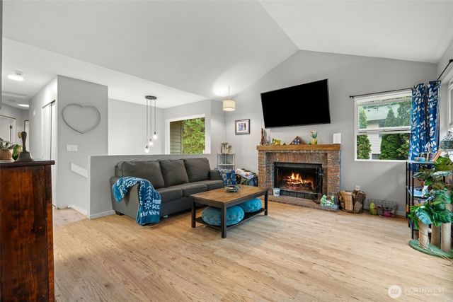 241 NE Watson Ct Court, Bremerton, WA 98311