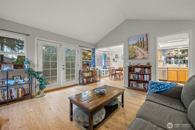 241 NE Watson Ct Court, Bremerton, WA 98311