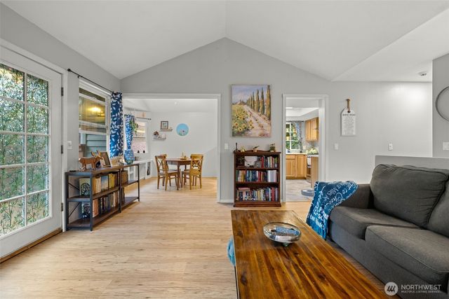 241 NE Watson Ct Court, Bremerton, WA 98311