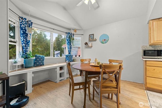 241 NE Watson Ct Court, Bremerton, WA 98311