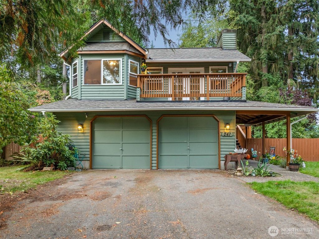 241 NE Watson Ct Court, Bremerton, WA 98311