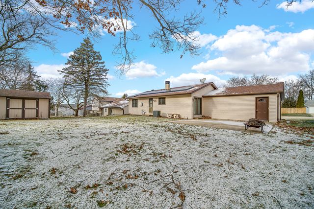 5213 W Greenbrier Drive, Mchenry, IL 60050