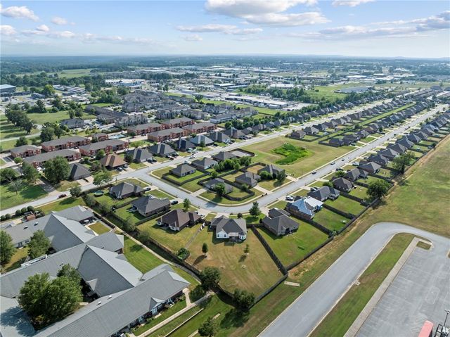 7396 Alivia Circle, Springdale, AR 72762