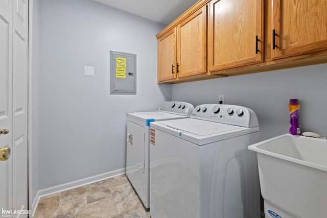 14378 Moravian Manor Circle, Sterling Heights, MI 48312