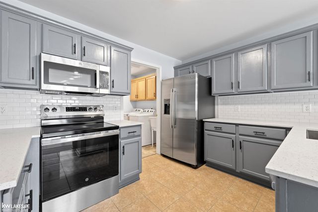 14378 Moravian Manor Circle, Sterling Heights, MI 48312