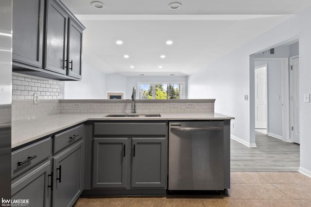 14378 Moravian Manor Circle, Sterling Heights, MI 48312