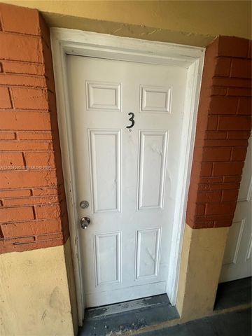 161 NW 15th St 3, Miami, FL 33136