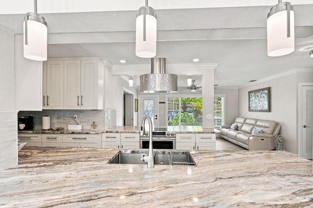 2511 NE 20th Avenue, Lighthouse Point, FL 33064