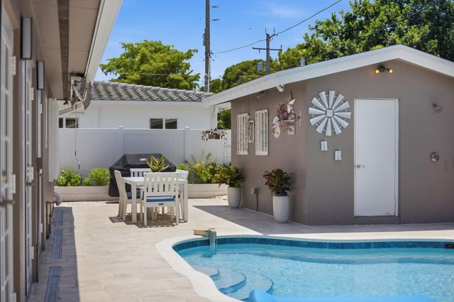 2511 NE 20th Avenue, Lighthouse Point, FL 33064