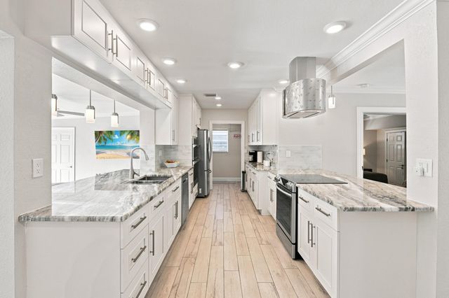 2511 NE 20th Avenue, Lighthouse Point, FL 33064