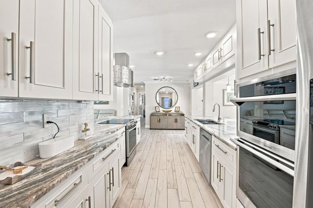 2511 NE 20th Avenue, Lighthouse Point, FL 33064