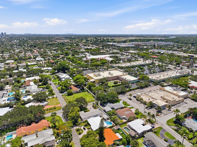 2511 NE 20th Avenue, Lighthouse Point, FL 33064