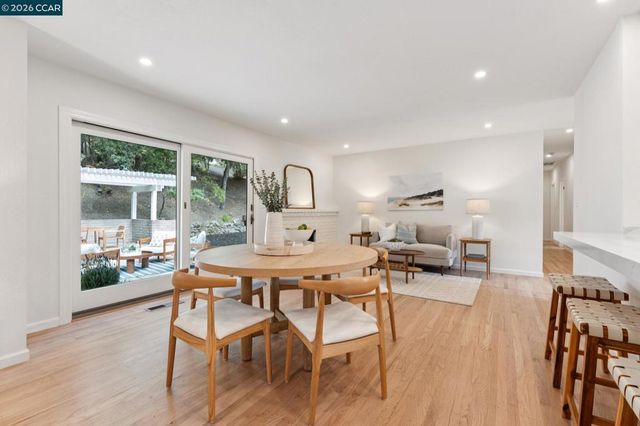694 Glorietta Blvd, Lafayette, CA 94549