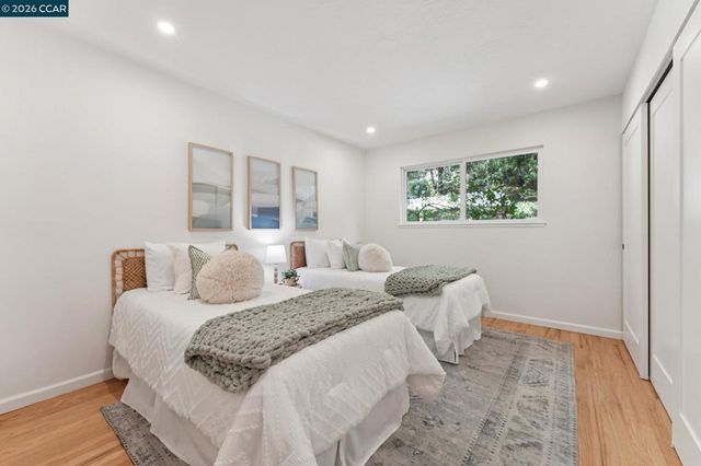 694 Glorietta Blvd, Lafayette, CA 94549