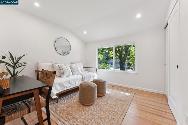 694 Glorietta Blvd, Lafayette, CA 94549