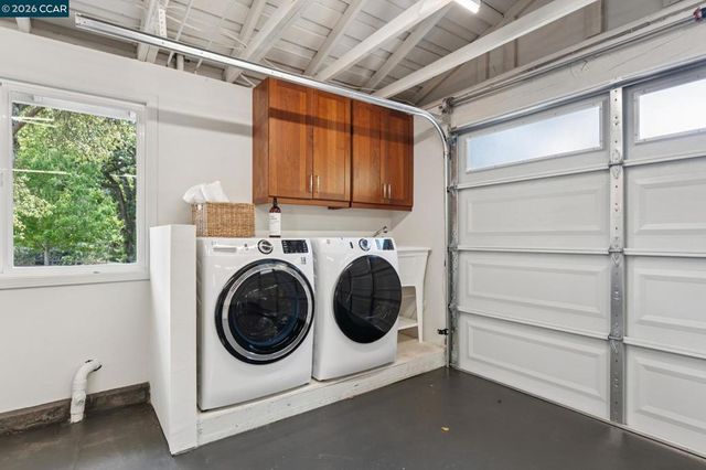 694 Glorietta Blvd, Lafayette, CA 94549