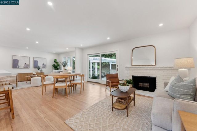 694 Glorietta Blvd, Lafayette, CA 94549