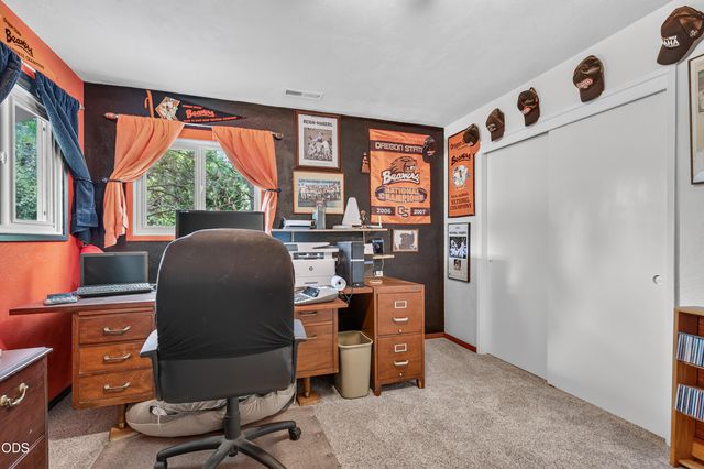 5164 Glen Echo Way, Central Point, OR 97502