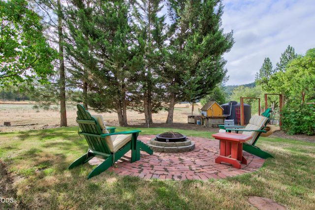 5164 Glen Echo Way, Central Point, OR 97502