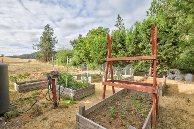 5164 Glen Echo Way, Central Point, OR 97502