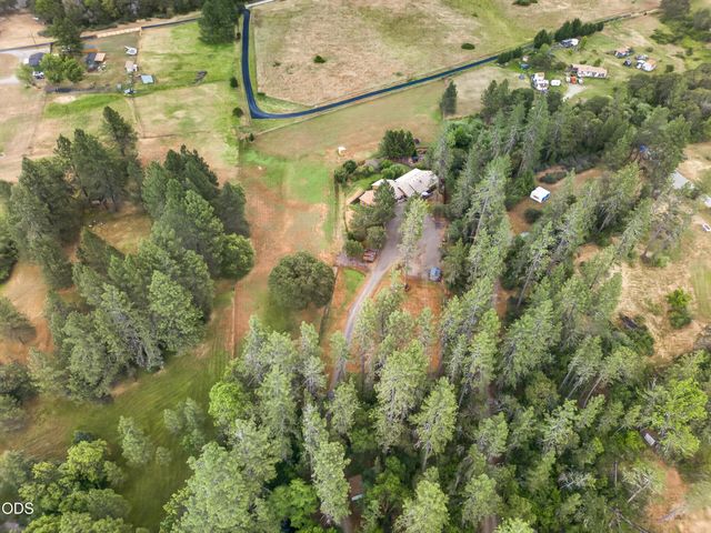 5164 Glen Echo Way, Central Point, OR 97502