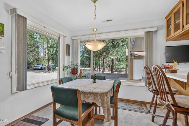 5164 Glen Echo Way, Central Point, OR 97502