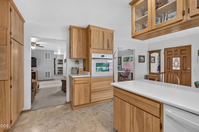 5164 Glen Echo Way, Central Point, OR 97502