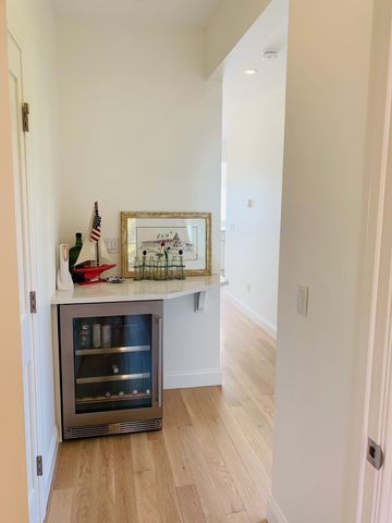49 Raymond D, Manchester, MA 01944