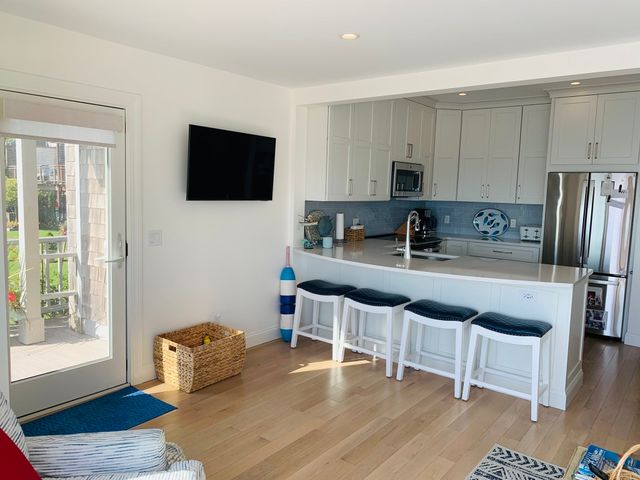 49 Raymond D, Manchester, MA 01944