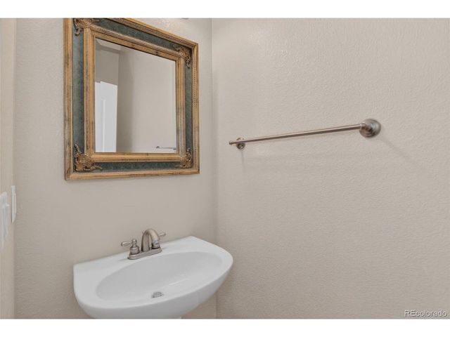 518 Brookhurst Ave D, Highlands Ranch, CO 80129