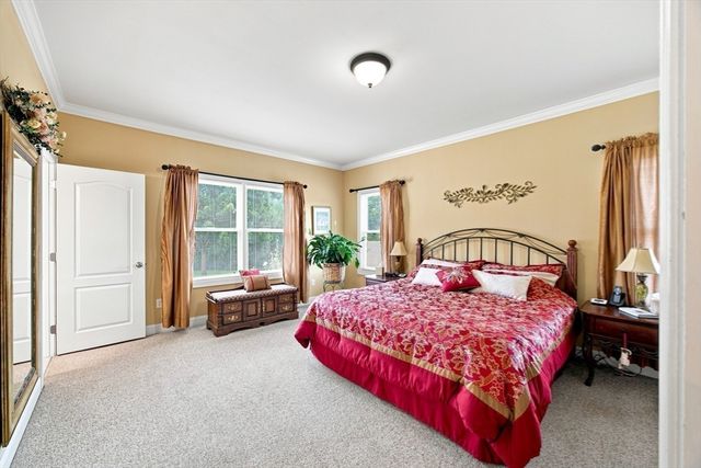 135 Lancaster Dr, Agawam, MA 01001